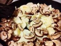 Fried porcini mushrooms with potatoes