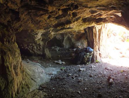 Как трактуют сонники видения о пещере?